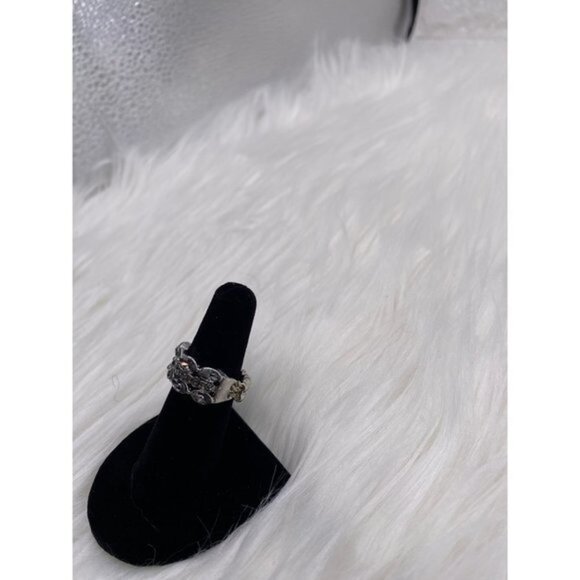 Paparazzi Jewerly- Distractingly Demure Sliver Ring-Item 56 - Picture 4 of 7